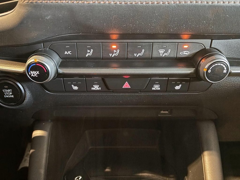 2020 Mazda 3 in Jonquière, Quebec - 17 - w1024h768px