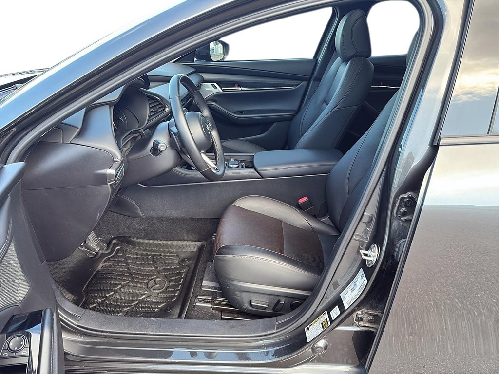 2023 Mazda 3 in Baie-Comeau, Quebec - 11 - w1024h768px