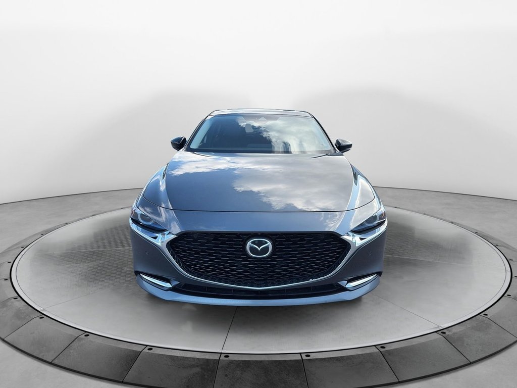 2023 Mazda 3 in Baie-Comeau, Quebec - 3 - w1024h768px