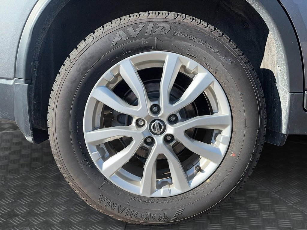 Nissan Rogue  2017 à Jonquière, Québec - 9 - w1024h768px