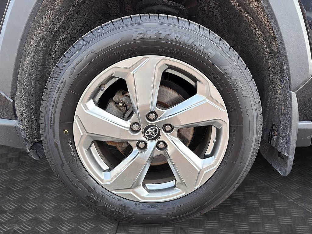 Toyota RAV4 Hybrid Limited 2020 à Jonquière, Québec - 11 - w1024h768px