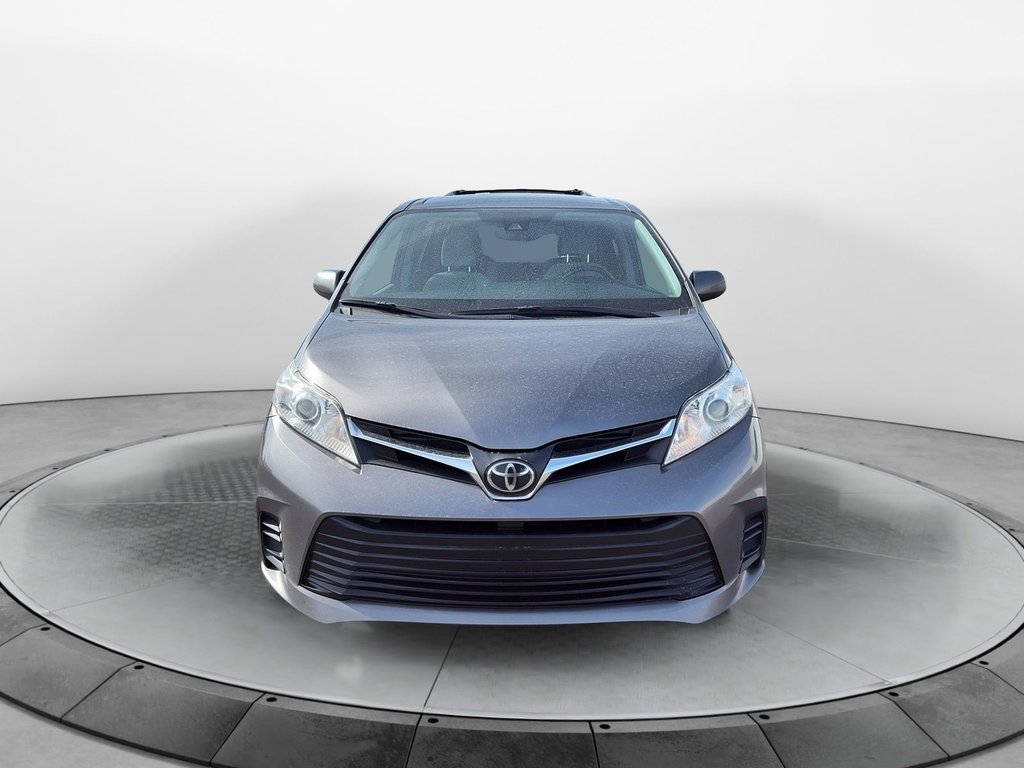 Toyota Sienna  2018 à Sept-Îles, Québec - 3 - w1024h768px