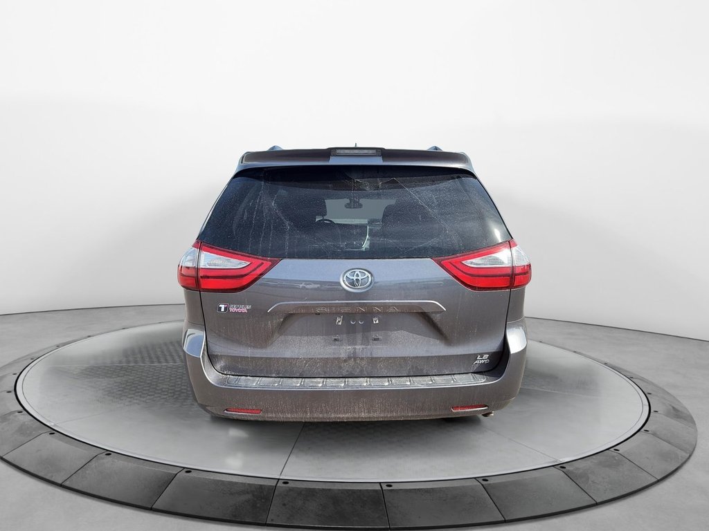 Toyota Sienna  2018 à Sept-Îles, Québec - 4 - w1024h768px
