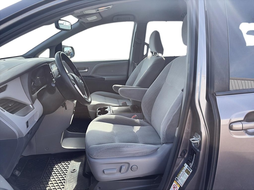 Toyota Sienna  2018 à Sept-Îles, Québec - 10 - w1024h768px