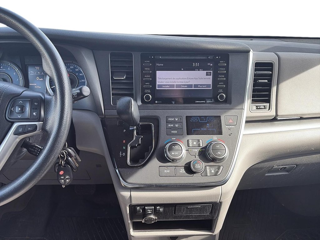 Toyota Sienna  2018 à Sept-Îles, Québec - 14 - w1024h768px