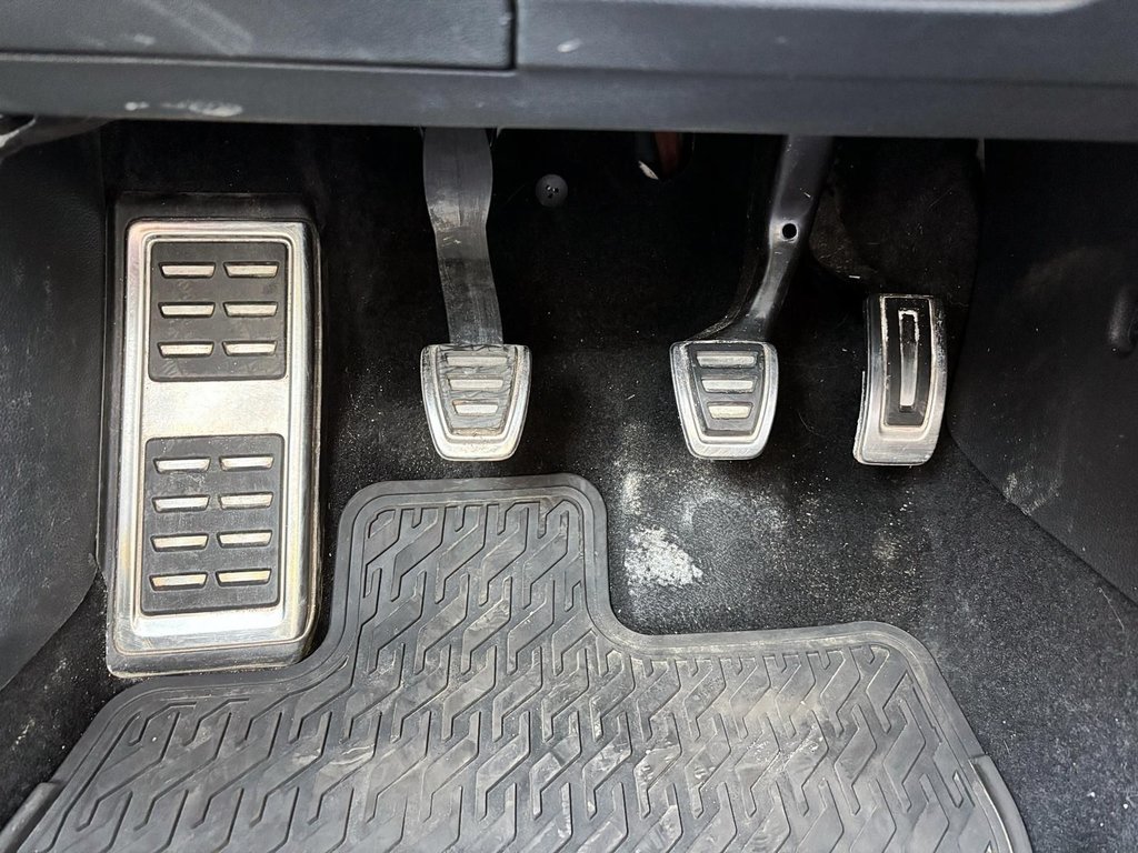 Volkswagen Golf R  2018 à Chicoutimi, Québec - 23 - w1024h768px