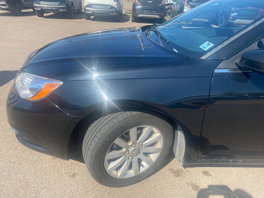 Chrysler 200 Touring | Convertible | HtdSeats | XM | PwrSeat 2013 à Amherst, Nouvelle-Écosse - 10 - w1024h768px
