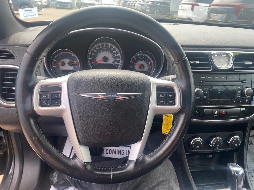 Chrysler 200 Touring | Convertible | HtdSeats | XM | PwrSeat 2013 à Amherst, Nouvelle-Écosse - 18 - w1024h768px