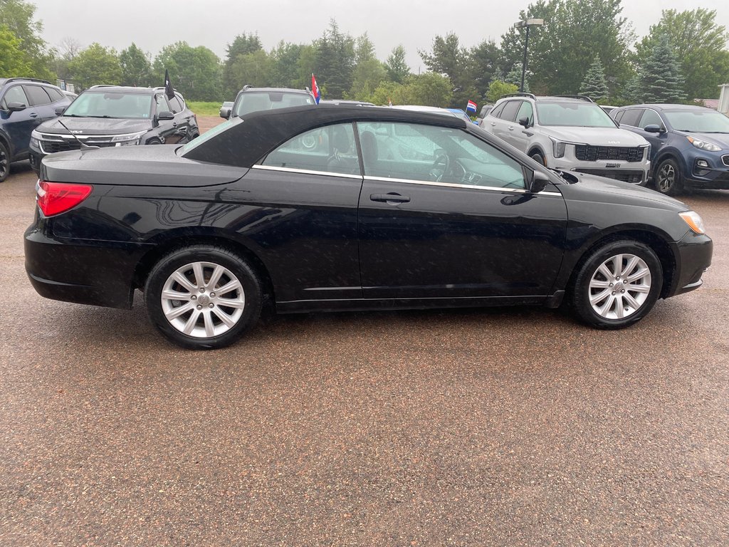 Chrysler 200 Touring | Convertible | HtdSeats | XM | PwrSeat 2013 à Amherst, Nouvelle-Écosse - 8 - w1024h768px
