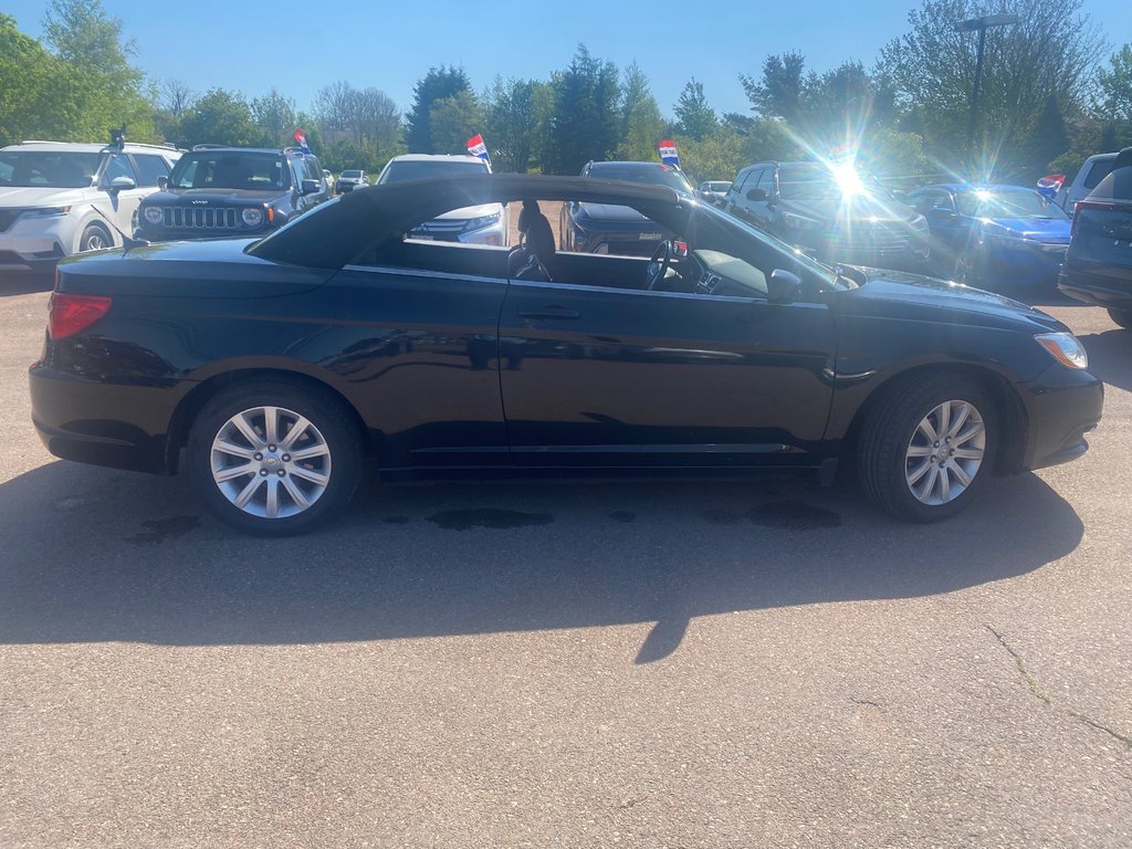 Chrysler 200 Touring | Convertible | HtdSeats | XM | PwrSeat 2013 à Amherst, Nouvelle-Écosse - 18 - w1024h768px