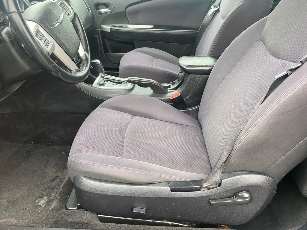 Chrysler 200 Touring | Convertible | HtdSeats | XM | PwrSeat 2013 à Amherst, Nouvelle-Écosse - 35 - w1024h768px