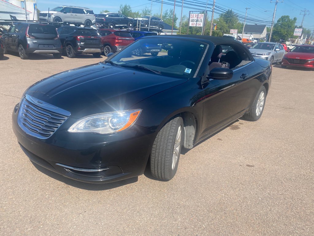 Chrysler 200 Touring | Convertible | HtdSeats | XM | PwrSeat 2013 à Amherst, Nouvelle-Écosse - 13 - w1024h768px