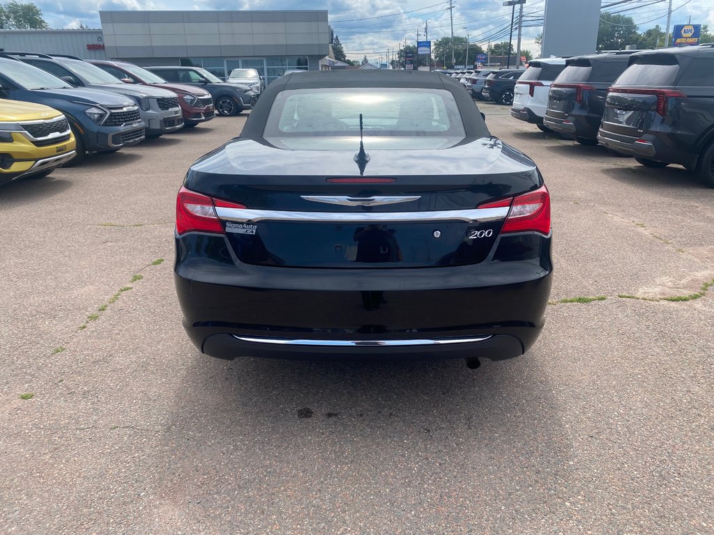 Chrysler 200 Touring | Convertible | HtdSeats | XM | PwrSeat 2013 à Amherst, Nouvelle-Écosse - 6 - w1024h768px