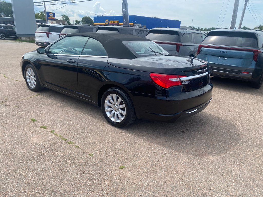 Chrysler 200 Touring | Convertible | HtdSeats | XM | PwrSeat 2013 à Amherst, Nouvelle-Écosse - 5 - w1024h768px