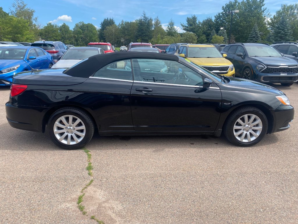 Chrysler 200 Touring | Convertible | HtdSeats | XM | PwrSeat 2013 à Amherst, Nouvelle-Écosse - 8 - w1024h768px