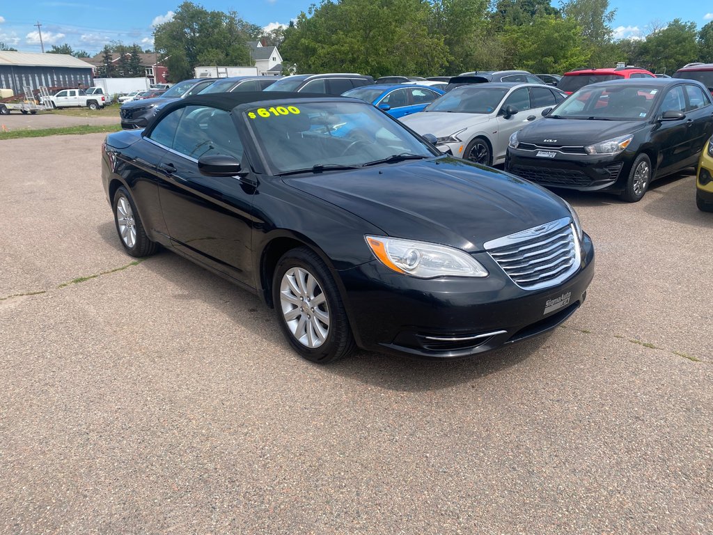 Chrysler 200 Touring | Convertible | HtdSeats | XM | PwrSeat 2013 à Amherst, Nouvelle-Écosse - 1 - w1024h768px