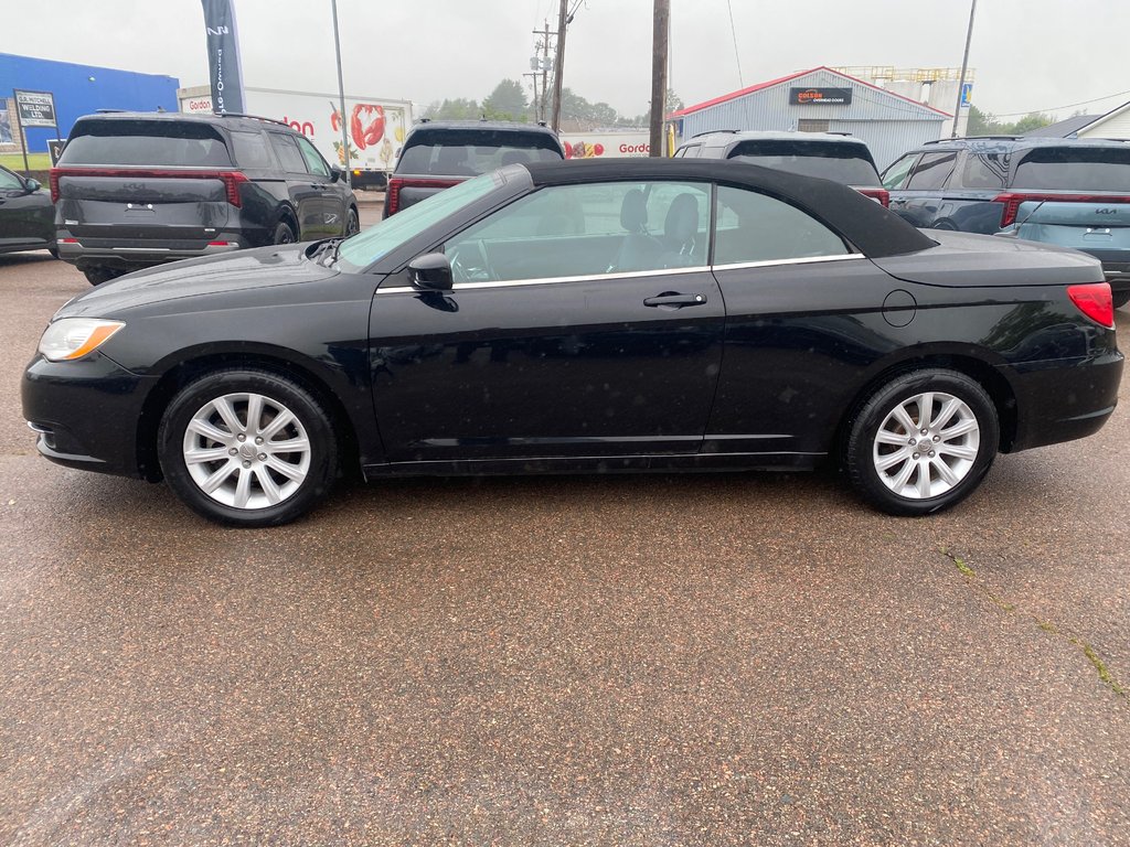 Chrysler 200 Touring | Convertible | HtdSeats | XM | PwrSeat 2013 à Amherst, Nouvelle-Écosse - 5 - w1024h768px