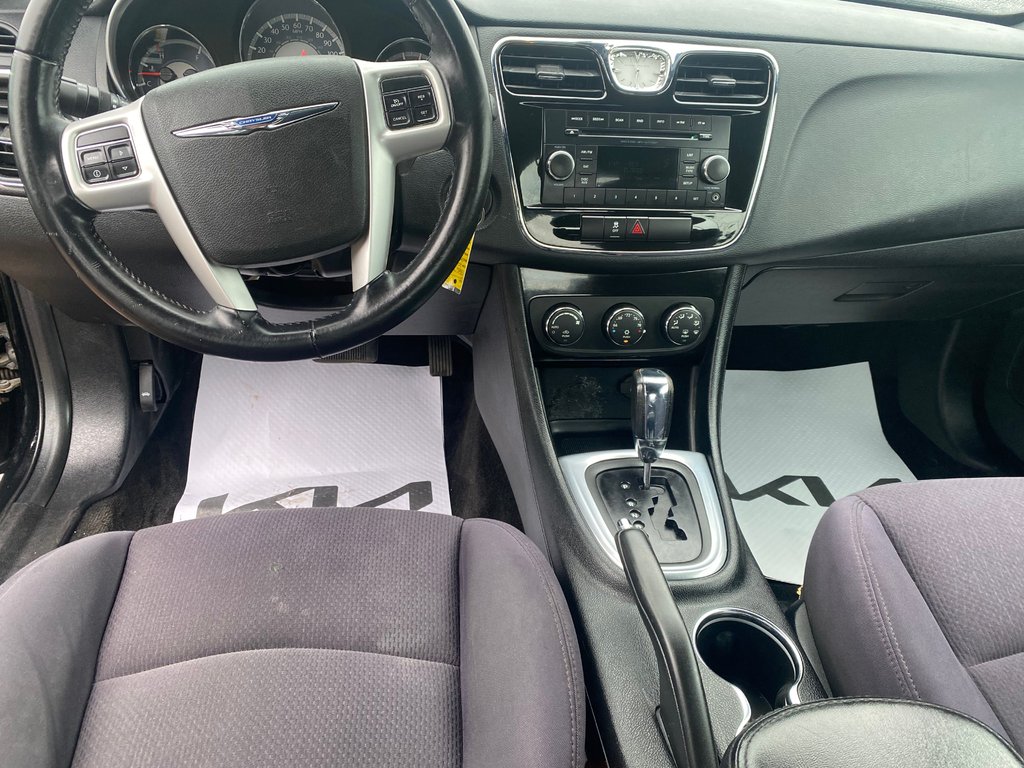 Chrysler 200 Touring | Convertible | HtdSeats | XM | PwrSeat 2013 à Amherst, Nouvelle-Écosse - 37 - w1024h768px