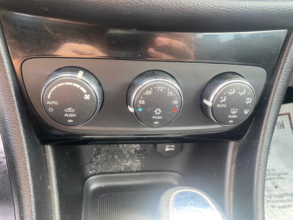 Chrysler 200 Touring | Convertible | HtdSeats | XM | PwrSeat 2013 à Amherst, Nouvelle-Écosse - 28 - w1024h768px