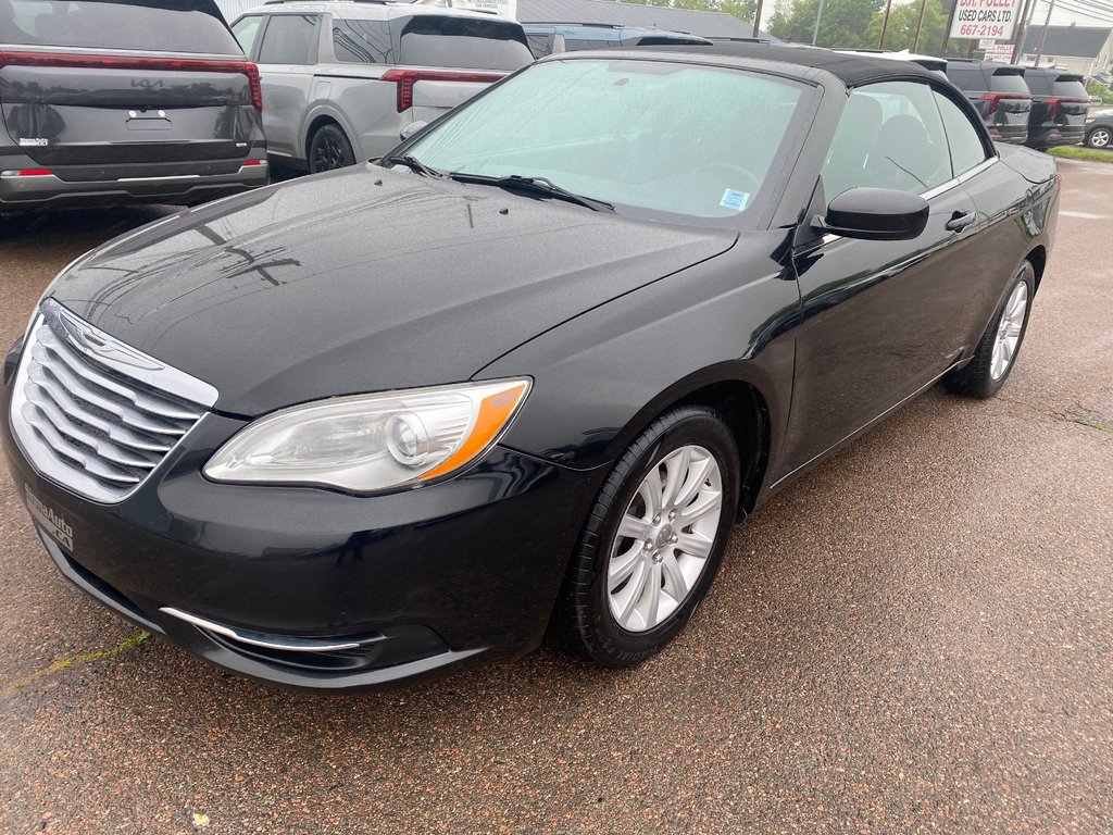Chrysler 200 Touring | Convertible | HtdSeats | XM | PwrSeat 2013 à Amherst, Nouvelle-Écosse - 4 - w1024h768px