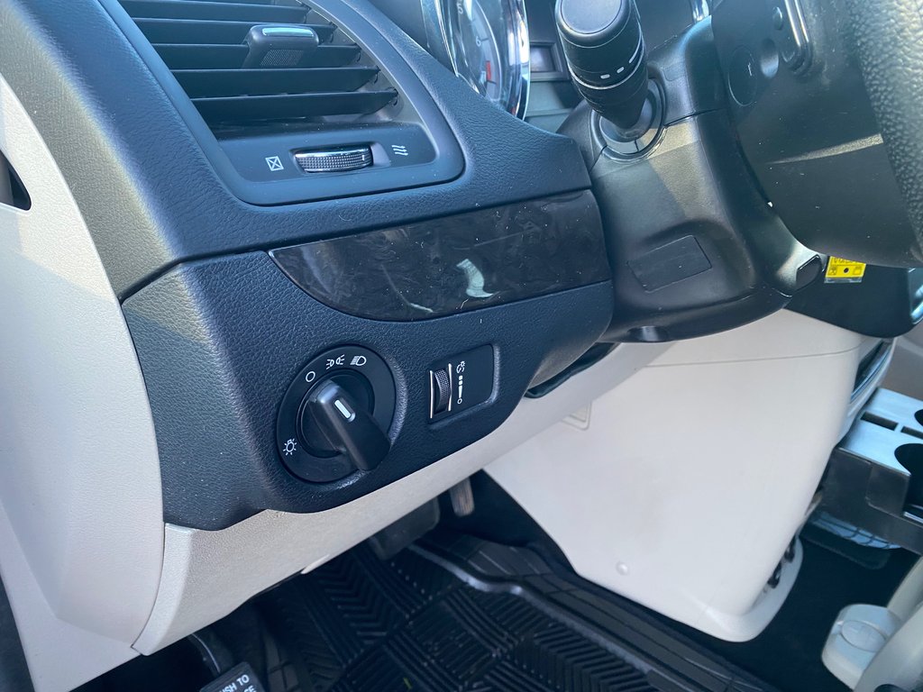 Dodge Caravan SXT Stow N Go | 7-Pass | Cam | USB | Bluetooth 2019 à Amherst, Nouvelle-Écosse - 30 - w1024h768px