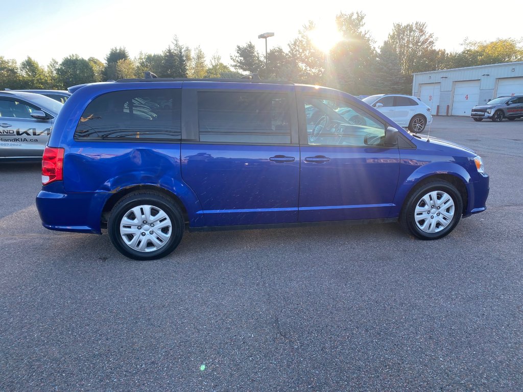 Dodge Caravan SXT Stow N Go | 7-Pass | Cam | USB | Bluetooth 2019 à Amherst, Nouvelle-Écosse - 10 - w1024h768px