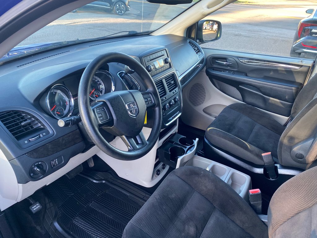 Dodge Caravan SXT Stow N Go | 7-Pass | Cam | USB | Bluetooth 2019 à Amherst, Nouvelle-Écosse - 29 - w1024h768px