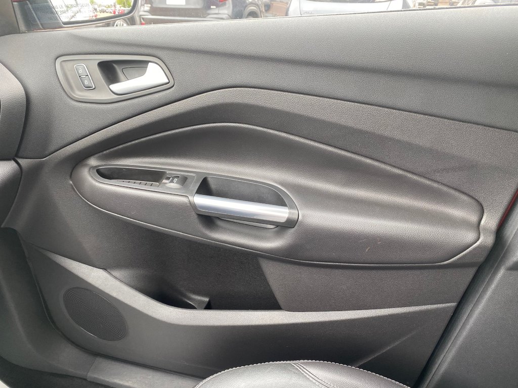 2016 Ford Escape Titanium | Leather | SunRoof | PwrHatch | Cam | XM in Amherst, Nova Scotia - 41 - w1024h768px