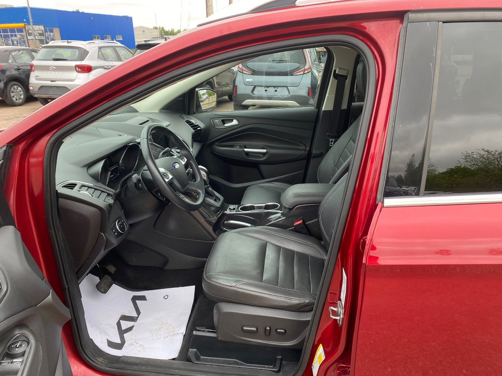 2016 Ford Escape Titanium | Leather | SunRoof | PwrHatch | Cam | XM in Amherst, Nova Scotia - 23 - w1024h768px