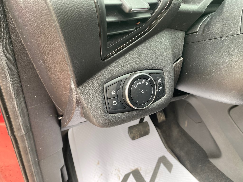 2016 Ford Escape Titanium | Leather | SunRoof | PwrHatch | Cam | XM in Amherst, Nova Scotia - 26 - w1024h768px