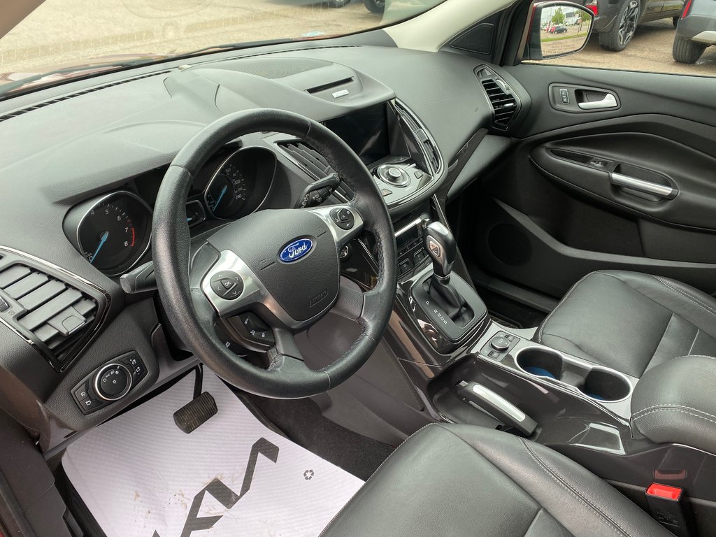 2016 Ford Escape Titanium | Leather | SunRoof | PwrHatch | Cam | XM in Amherst, Nova Scotia - 25 - w1024h768px