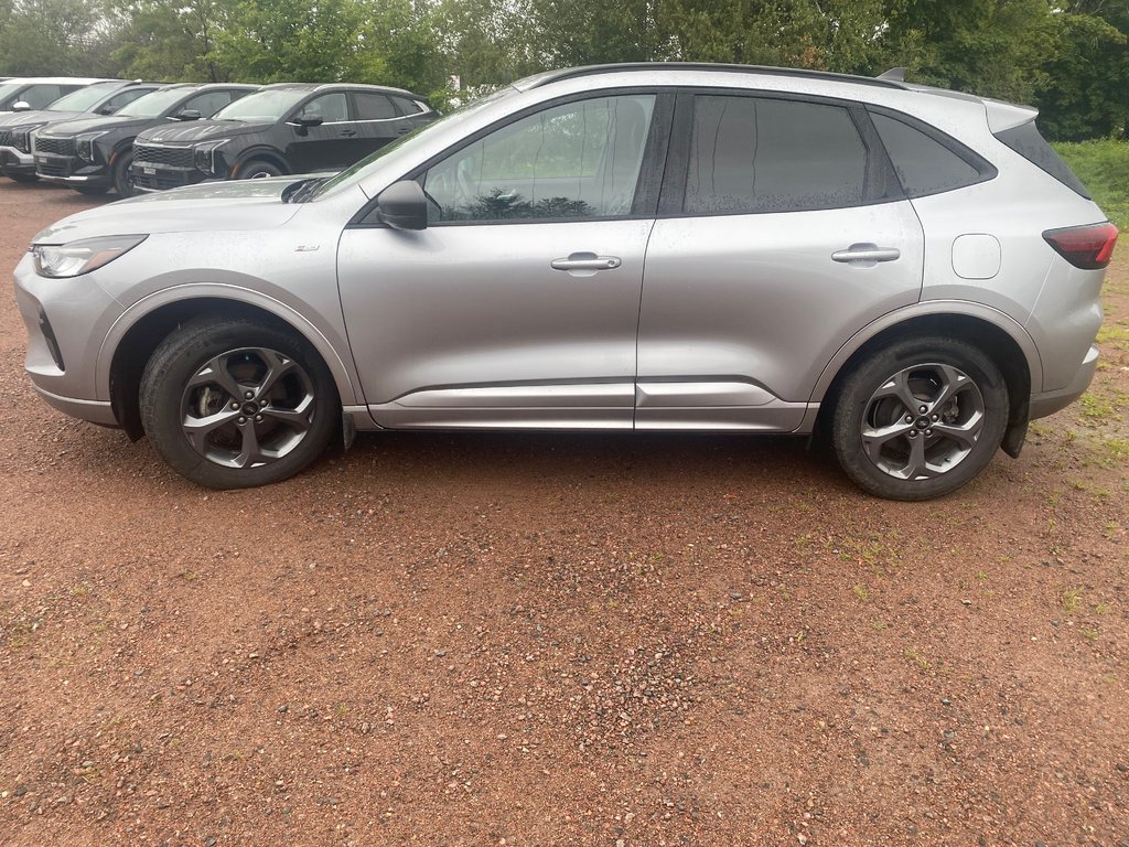 Ford ESCAPE ST-LINE 2023 à Amherst, Nouvelle-Écosse - 4 - w1024h768px