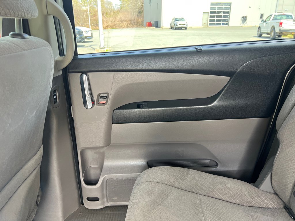 2016 Honda Odyssey EX | Cam | 8-Pass | USB | PwrDoors | Bluetooth in Amherst, Nova Scotia - 60 - w1024h768px