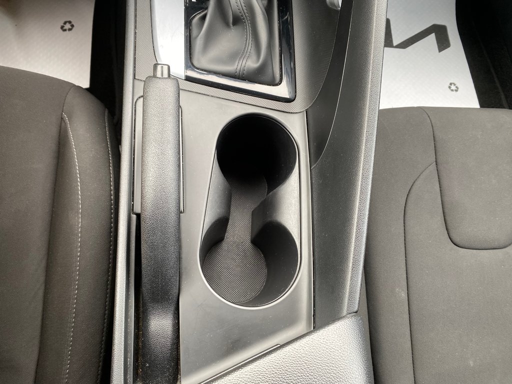 2023 Hyundai Elantra Preferred | Cam | USB | HtdSeat | Warranty to 2028 in Amherst, Nova Scotia - 34 - w1024h768px