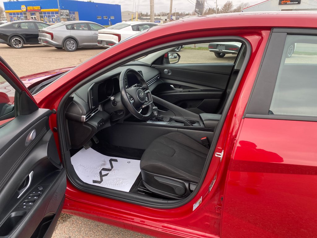 2023 Hyundai Elantra Preferred | Cam | USB | HtdSeat | Warranty to 2028 in Amherst, Nova Scotia - 20 - w1024h768px
