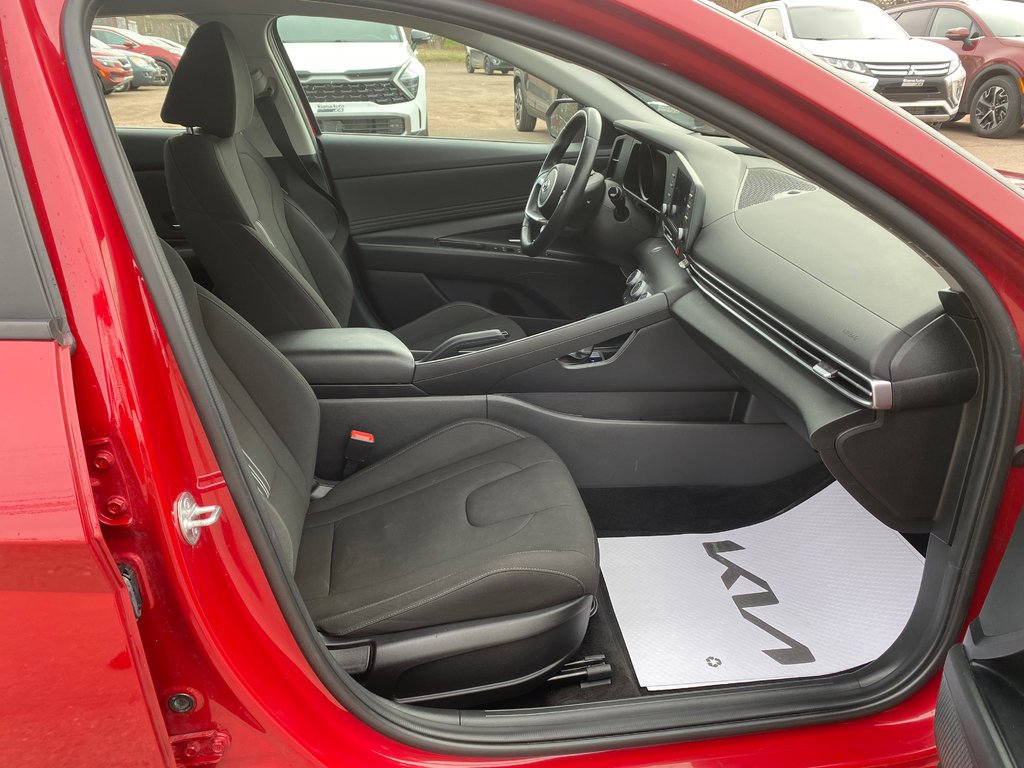 2023 Hyundai Elantra Preferred | Cam | USB | HtdSeat | Warranty to 2028 in Amherst, Nova Scotia - 50 - w1024h768px