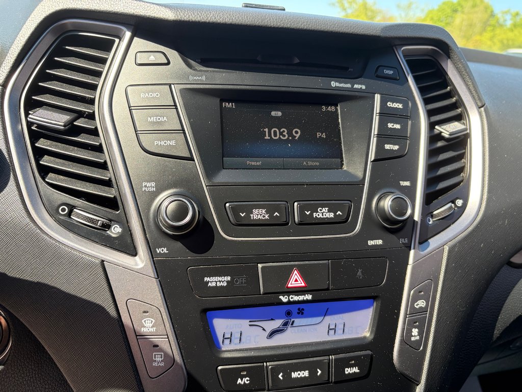 2016 Hyundai Santa Fe XL Premium | 7-Pass | Cam | HtdWheel | USB | Keyless in Amherst, Nova Scotia - 23 - w1024h768px