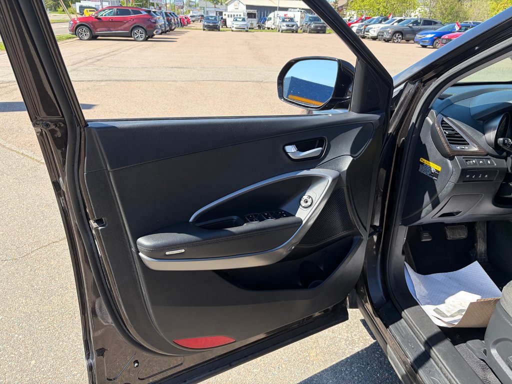 2016 Hyundai Santa Fe XL Premium | 7-Pass | Cam | HtdWheel | USB | Keyless in Amherst, Nova Scotia - 13 - w1024h768px
