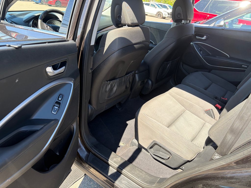 2016 Hyundai Santa Fe XL Premium | 7-Pass | Cam | HtdWheel | USB | Keyless in Amherst, Nova Scotia - 36 - w1024h768px