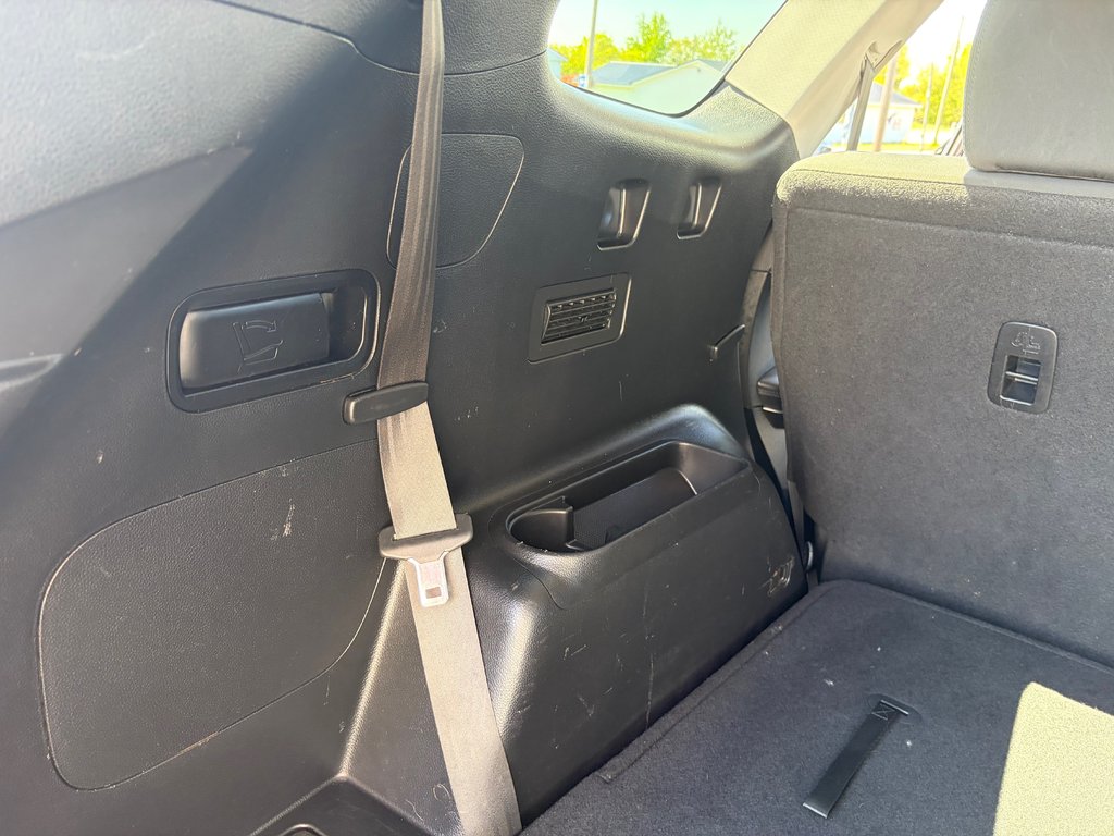 2016 Hyundai Santa Fe XL Premium | 7-Pass | Cam | HtdWheel | USB | Keyless in Amherst, Nova Scotia - 41 - w1024h768px