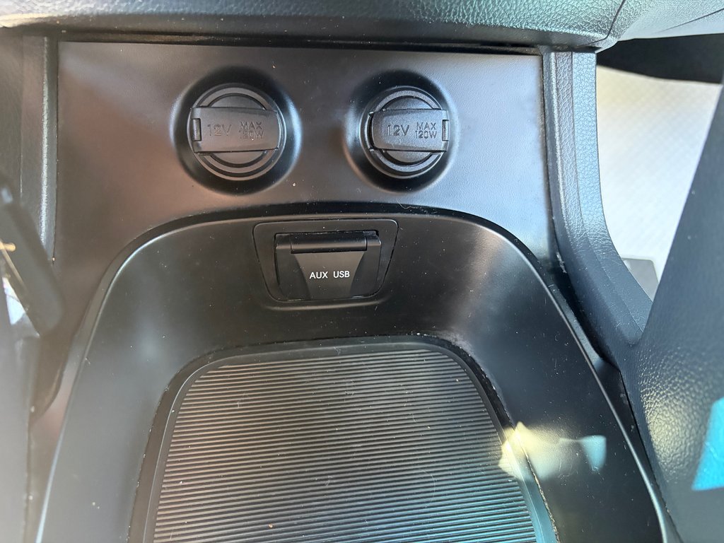 2016 Hyundai Santa Fe XL Premium | 7-Pass | Cam | HtdWheel | USB | Keyless in Amherst, Nova Scotia - 31 - w1024h768px