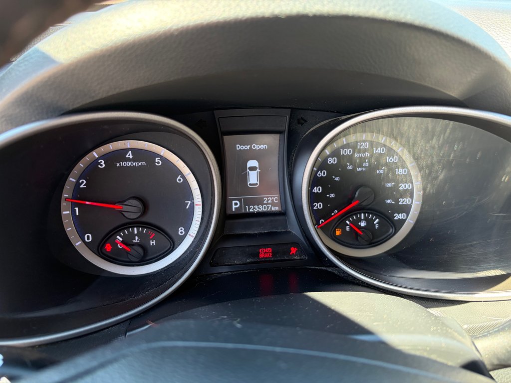 2016 Hyundai Santa Fe XL Premium | 7-Pass | Cam | HtdWheel | USB | Keyless in Amherst, Nova Scotia - 17 - w1024h768px