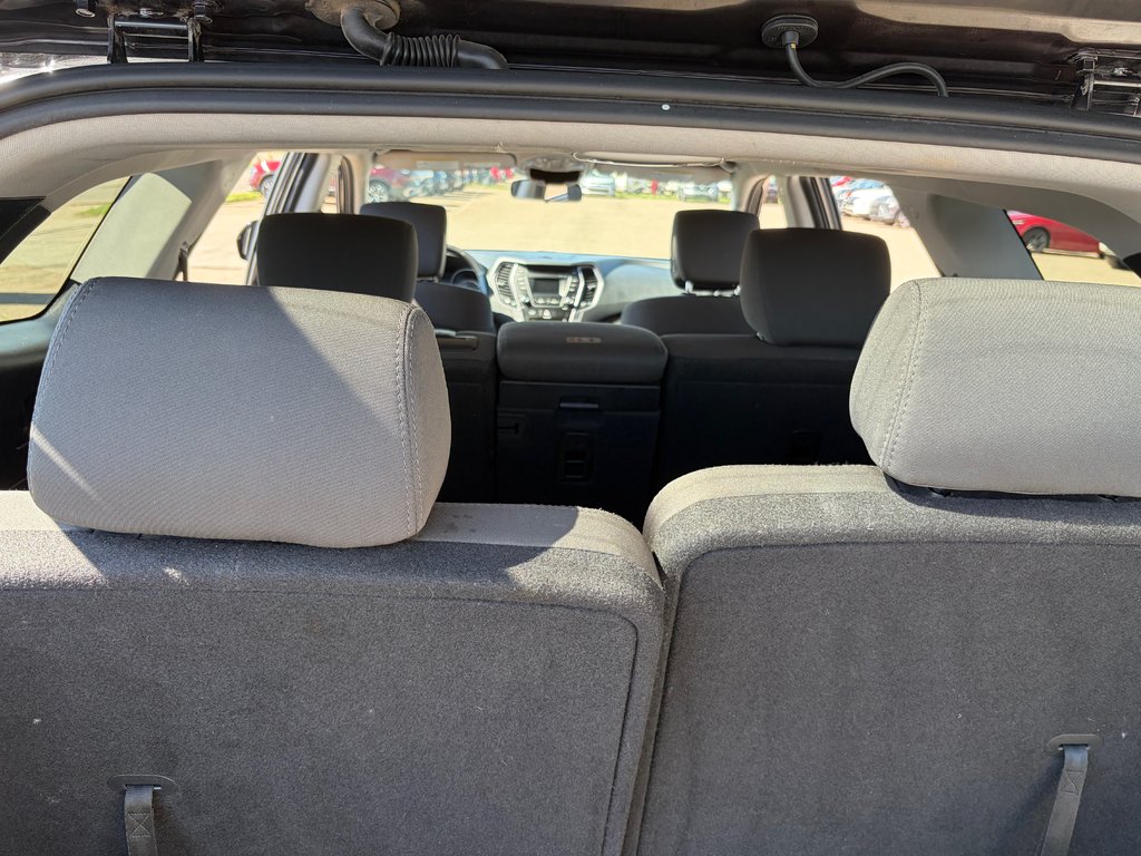 2016 Hyundai Santa Fe XL Premium | 7-Pass | Cam | HtdWheel | USB | Keyless in Amherst, Nova Scotia - 42 - w1024h768px