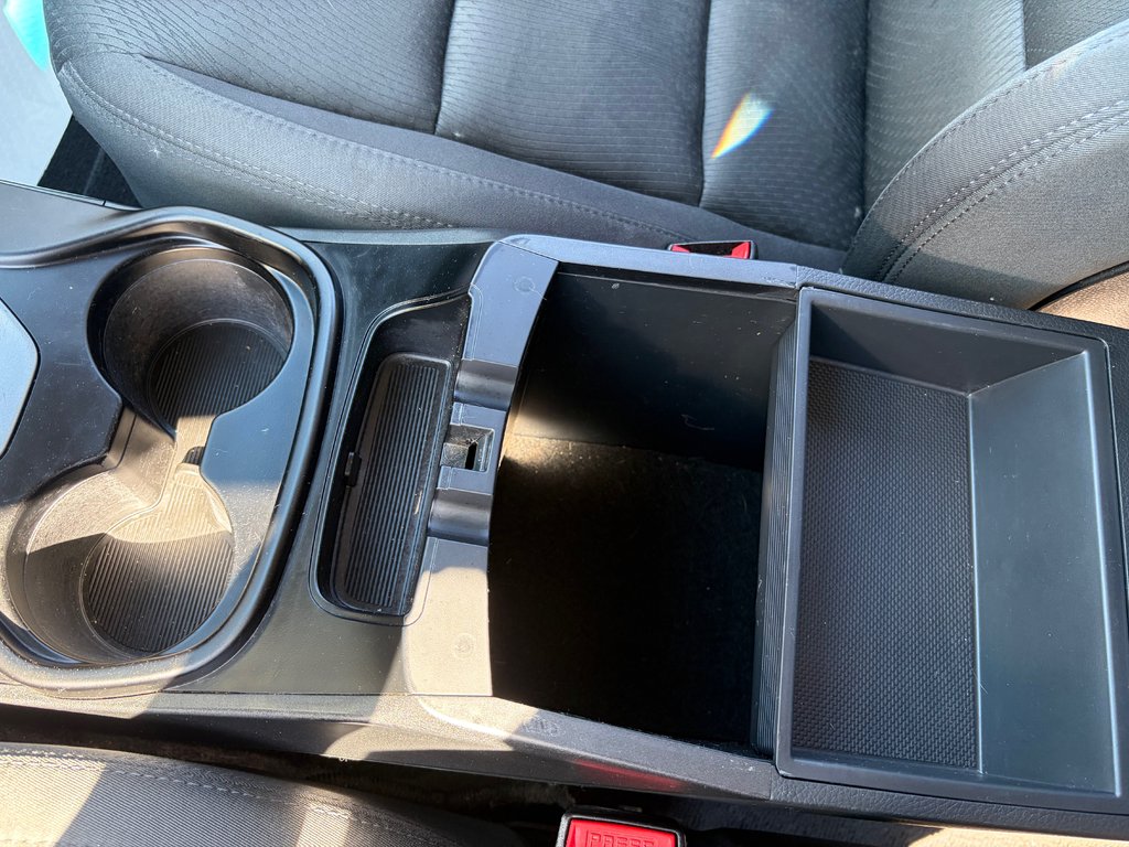 2016 Hyundai Santa Fe XL Premium | 7-Pass | Cam | HtdWheel | USB | Keyless in Amherst, Nova Scotia - 33 - w1024h768px