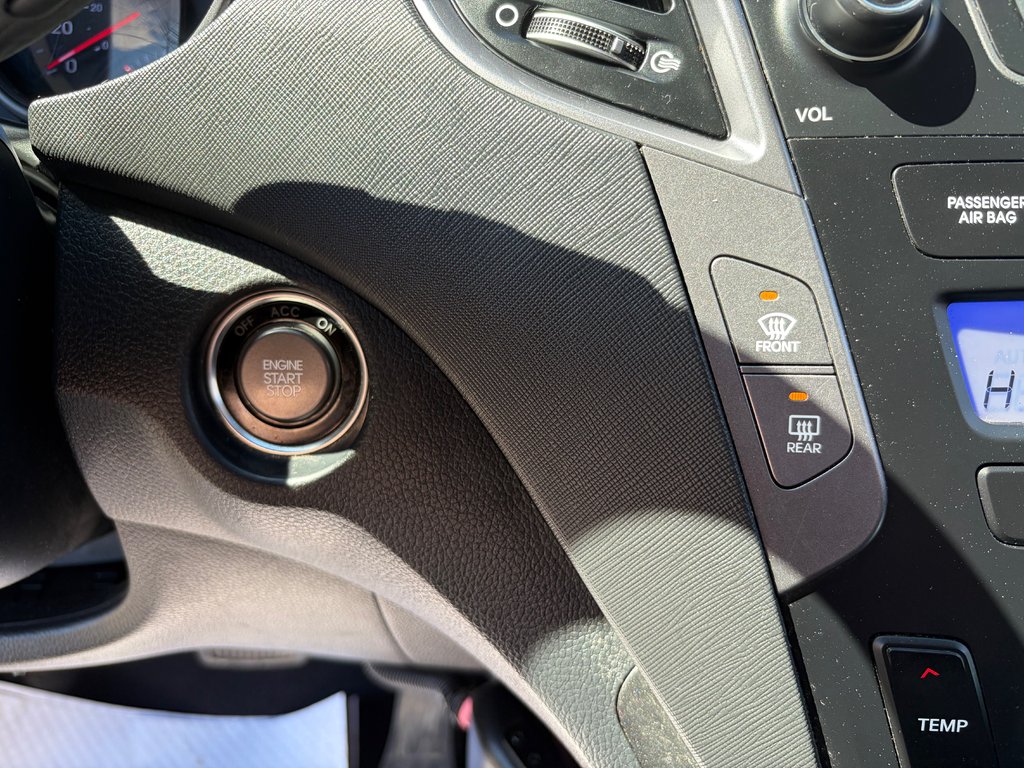 2016 Hyundai Santa Fe XL Premium | 7-Pass | Cam | HtdWheel | USB | Keyless in Amherst, Nova Scotia - 25 - w1024h768px