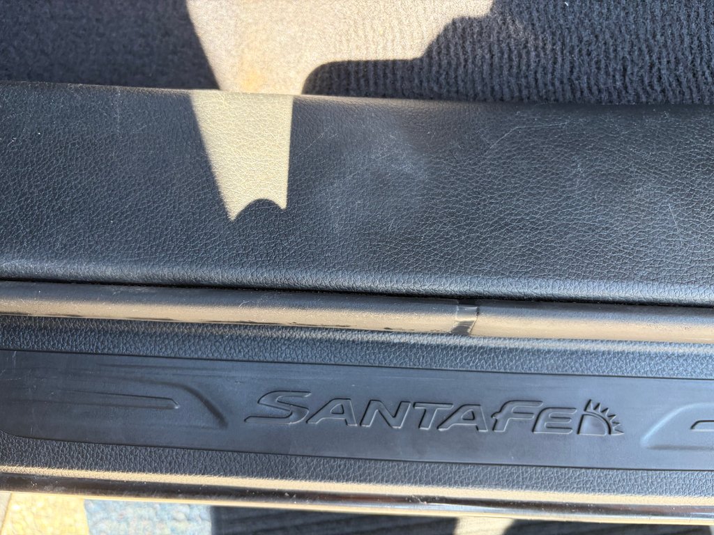 2016 Hyundai Santa Fe XL Premium | 7-Pass | Cam | HtdWheel | USB | Keyless in Amherst, Nova Scotia - 37 - w1024h768px