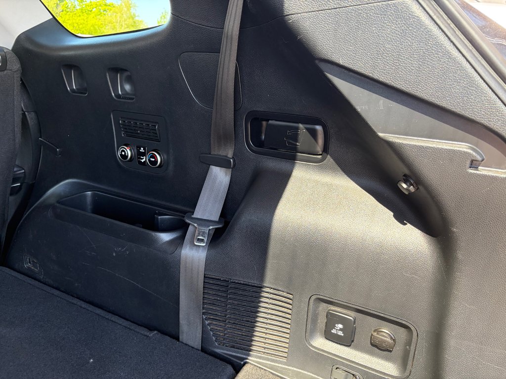 2016 Hyundai Santa Fe XL Premium | 7-Pass | Cam | HtdWheel | USB | Keyless in Amherst, Nova Scotia - 40 - w1024h768px