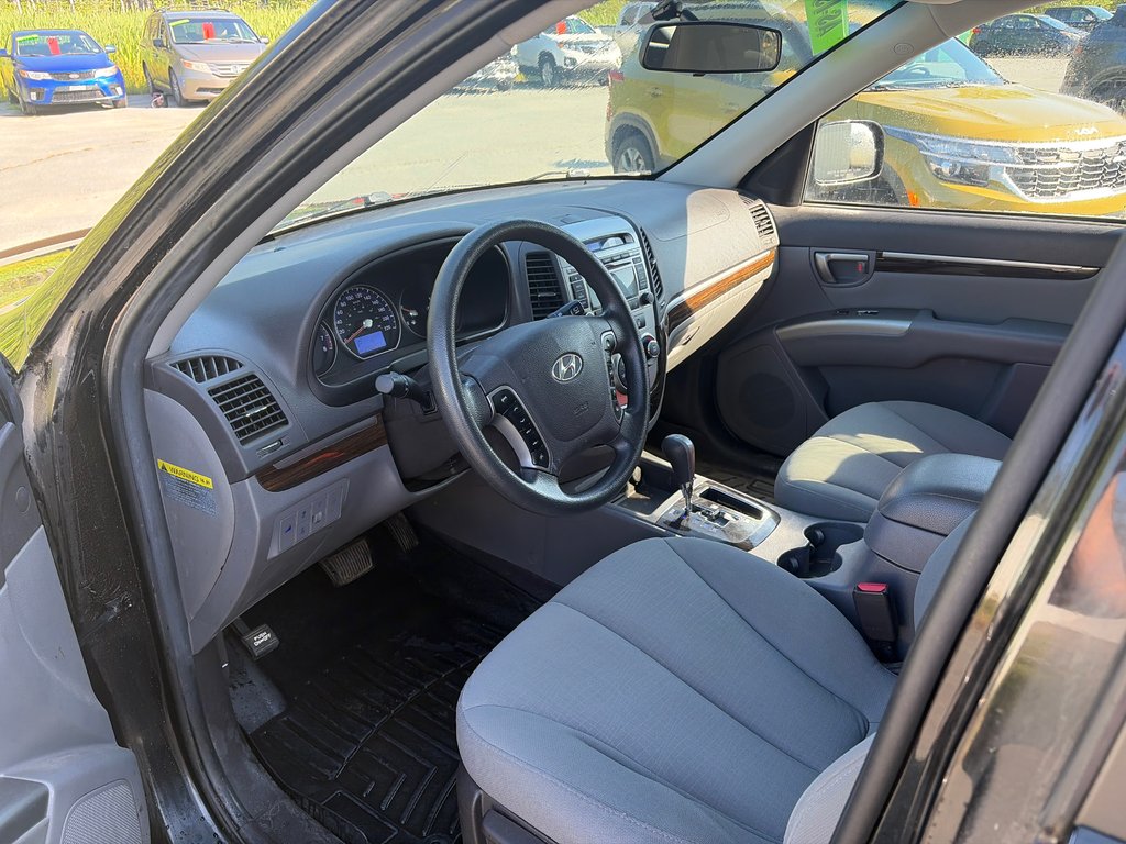 Hyundai Santa Fe GL | Cam | USB | HtdSeats | Bluetooth | Keyless 2012 à Amherst, Nouvelle-Écosse - 11 - w1024h768px