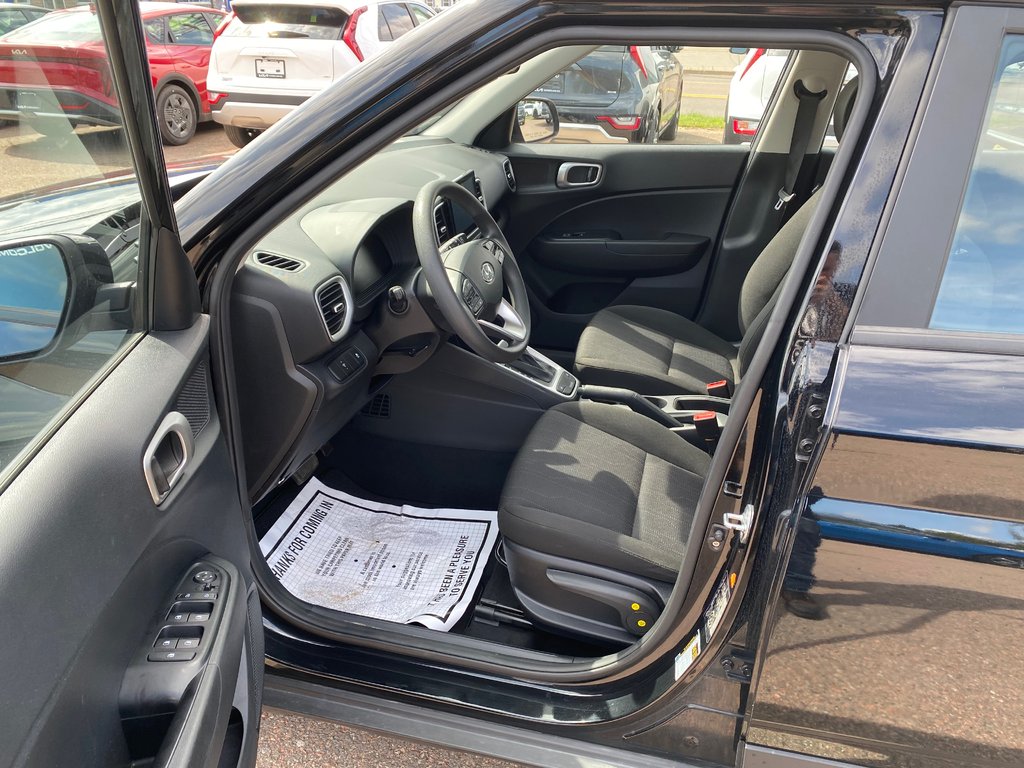 Hyundai VENUE Essential | Cam | USB | HtdSeat | Warranty to 2029 2023 à Amherst, Nouvelle-Écosse - 12 - w1024h768px