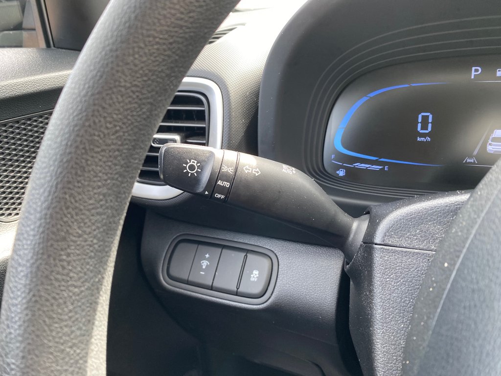 Hyundai VENUE Essential | Cam | USB | HtdSeat | Warranty to 2029 2023 à Amherst, Nouvelle-Écosse - 20 - w1024h768px